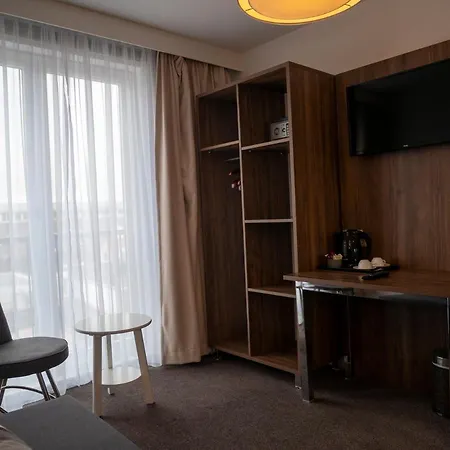 Hague Center Hotel