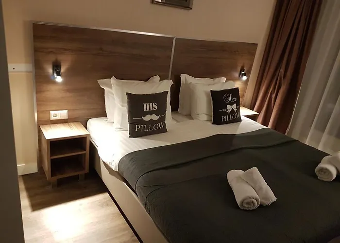 Hotel Hague Center 3*