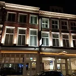 Hague Center 3*