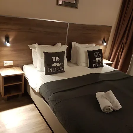 Hague Center Hotell 3*