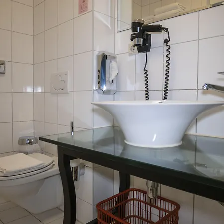 Hotell Hague Center 3*