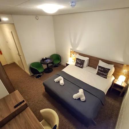 Hague Center Hotel