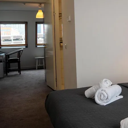 Hague Center 3*