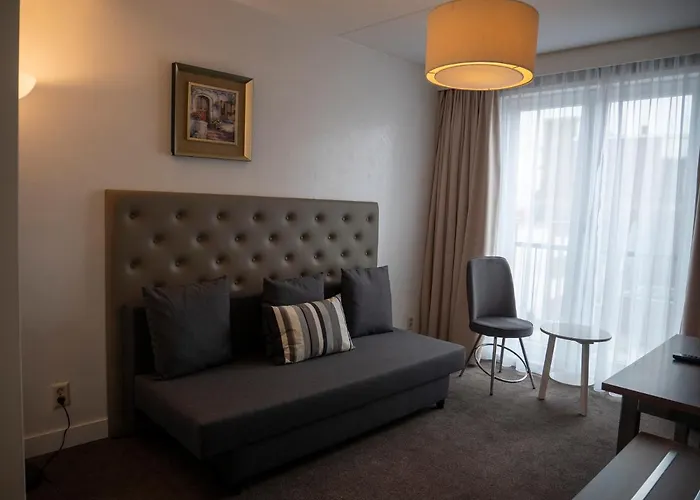 Hague Center 3* Haga