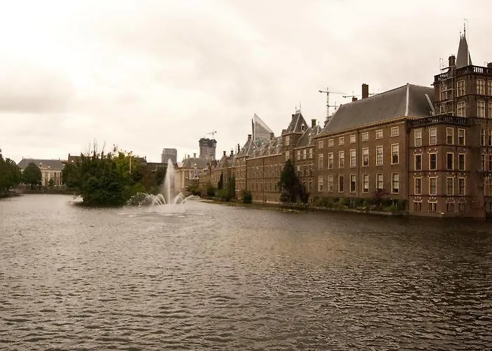 Hotel Hague Center 3*